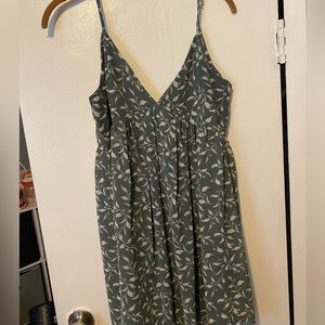 V neck thin strap forever 21 dress